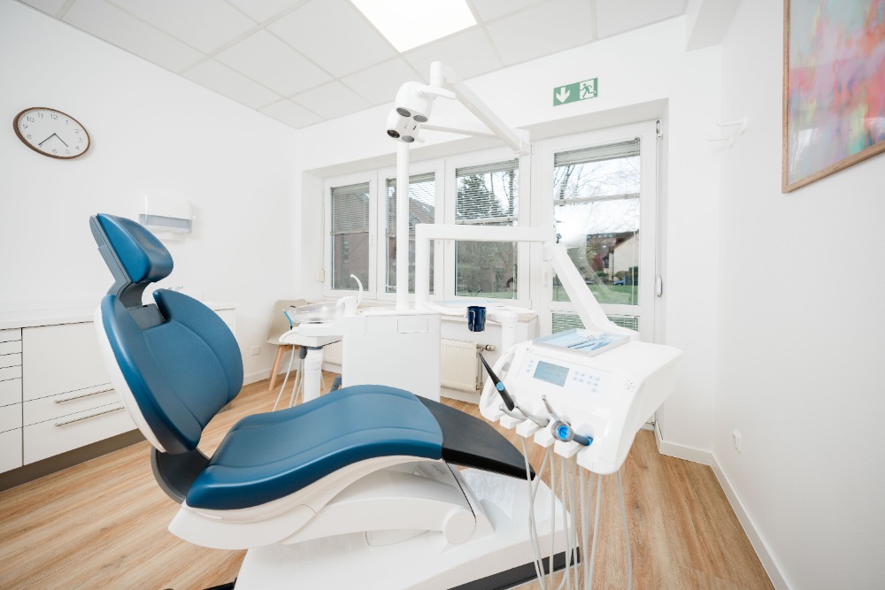 zahnarzt-koeln-lindenthal-pennig-behandlungszimmer zahnarzt-koeln-lindenthal-pennig-behandlungszimmer